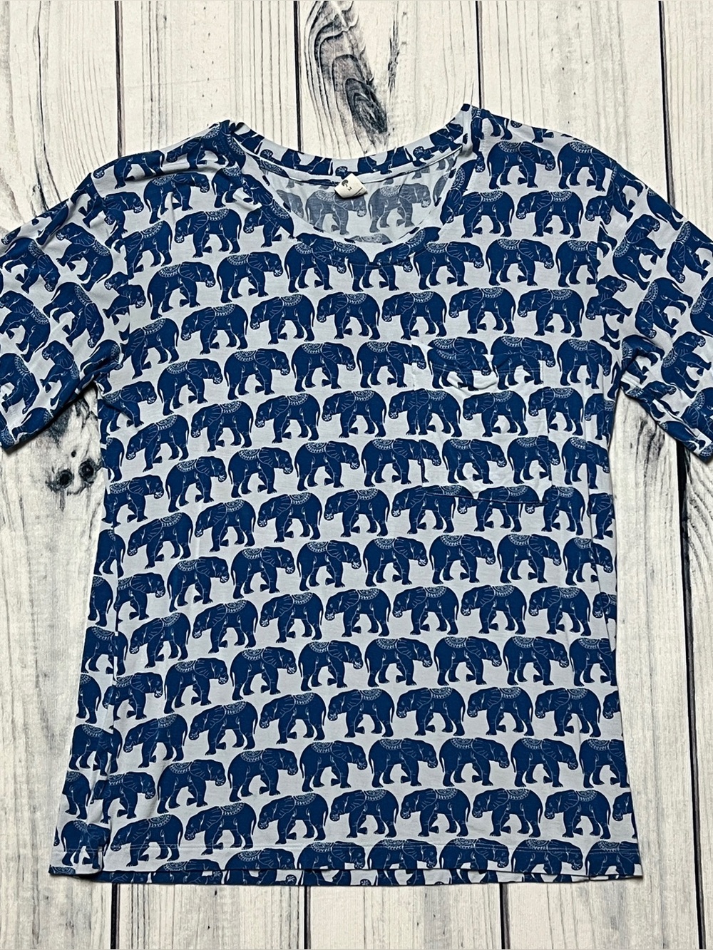 Kate Quinn Women’s Blue Elephant Print Short Sleeve Tee Size M